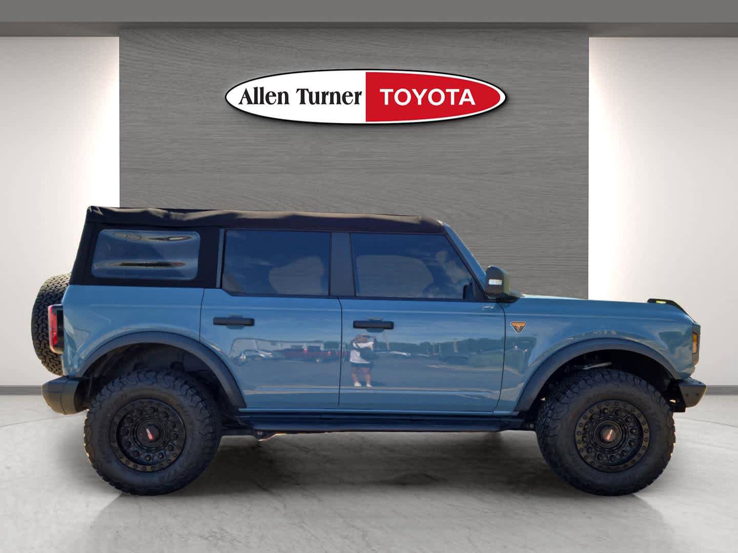 Used 2023 Ford Bronco Badlands AWD/4WD image 5