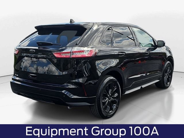 Used 2024 Ford Edge SE w/ Black Appearance Package image 4