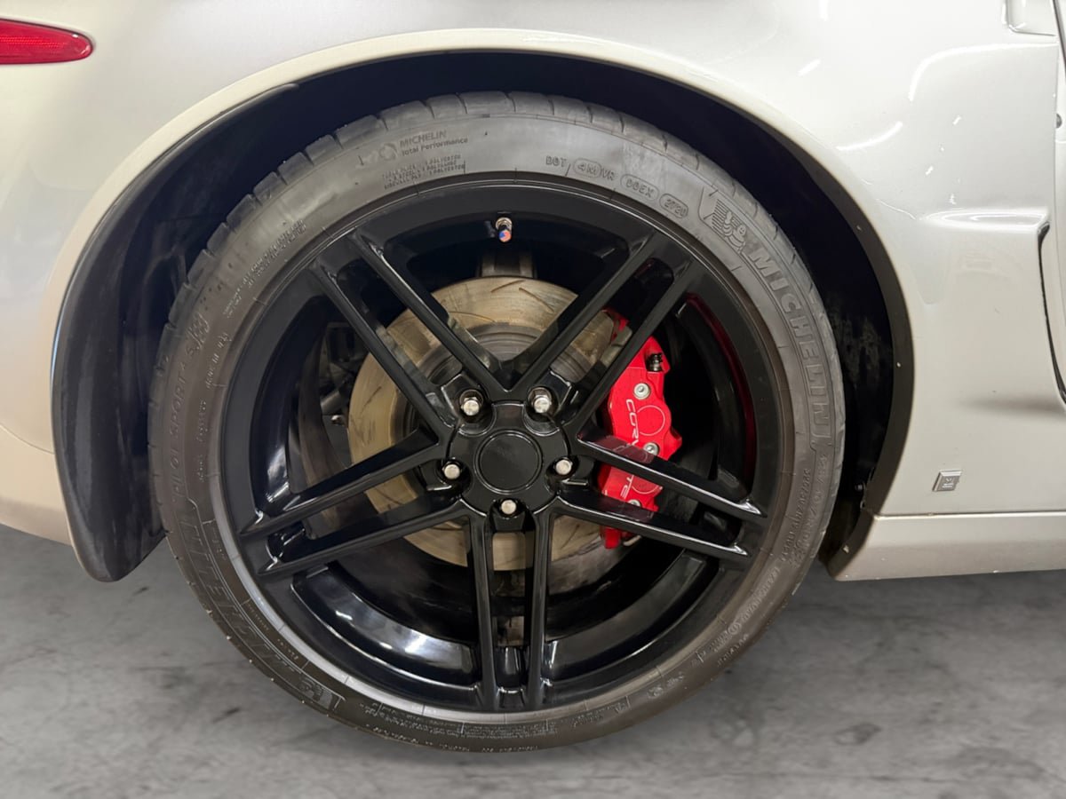Used 2006 Chevrolet Corvette Z06 w/ Preferred Equipment Group RWD image 18