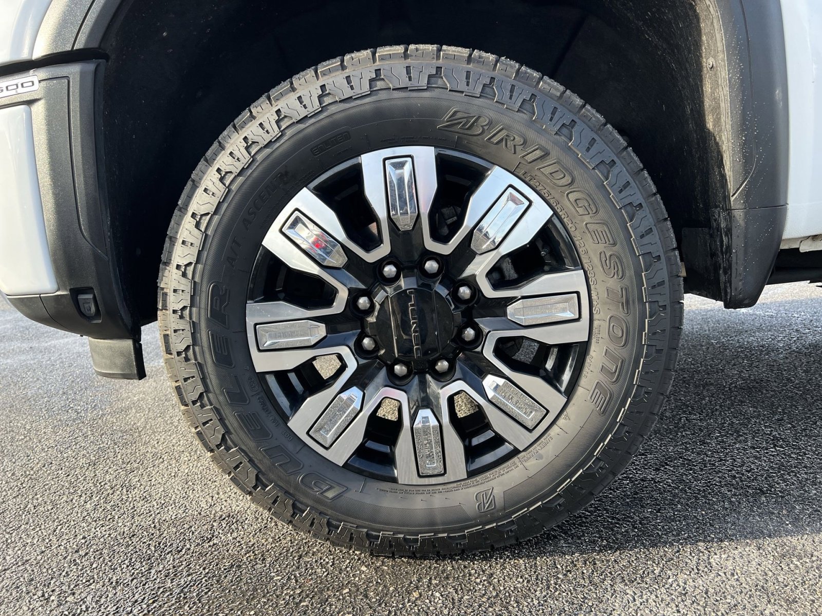 Used 2024 GMC Sierra 3500 Denali w/ Denali Reserve Package image 12