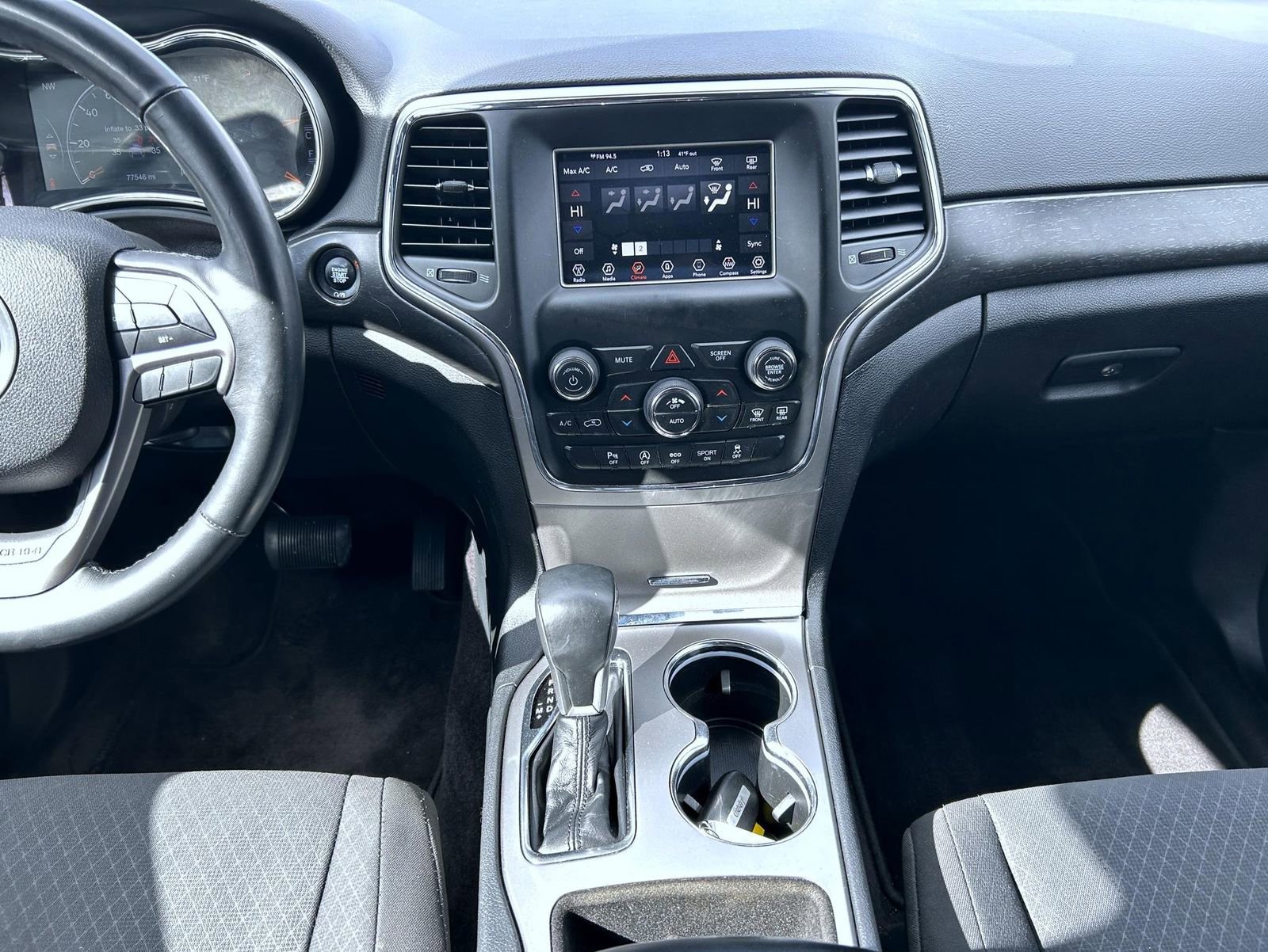 Used 2018 Jeep Grand Cherokee Laredo image 12