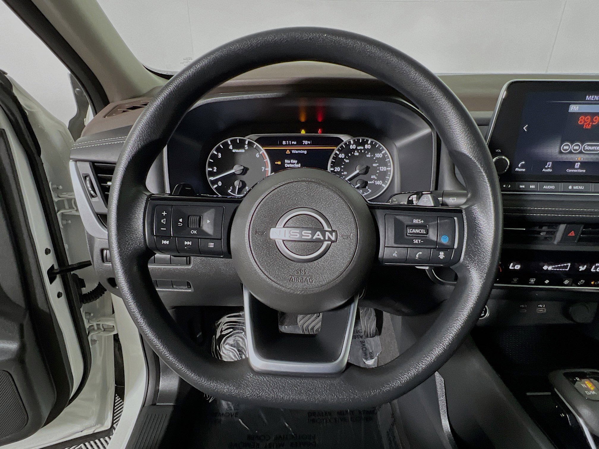 Used 2023 Nissan Rogue SV image 18