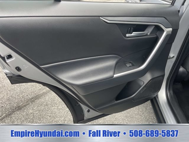 Used 2025 Toyota RAV4 XLE AWD/4WD image 16