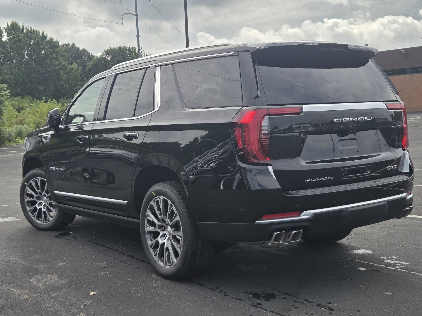 New 2026 GMC Yukon Denali w/ Denali Reserve Package AWD/4WD image 18
