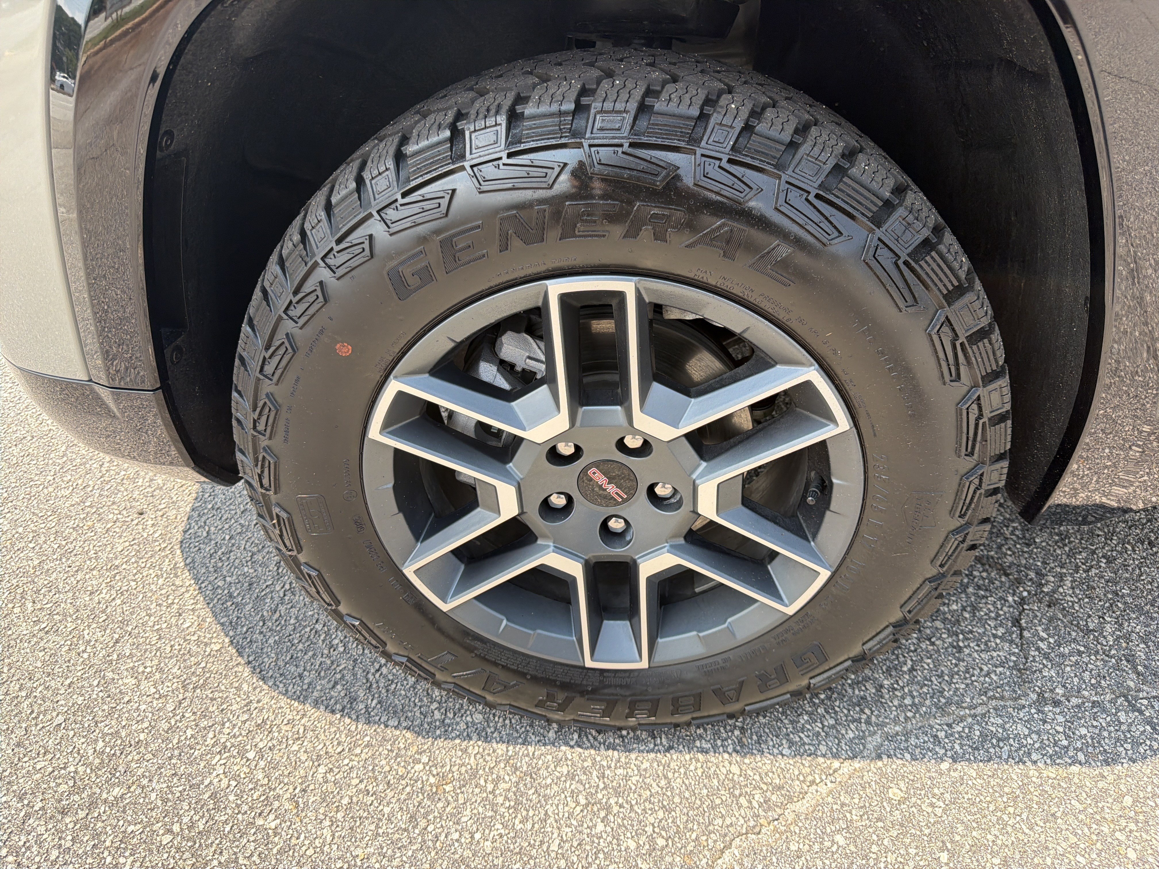 New 2026 GMC Terrain AT4 w/ Technology Package II AWD/4WD image 12