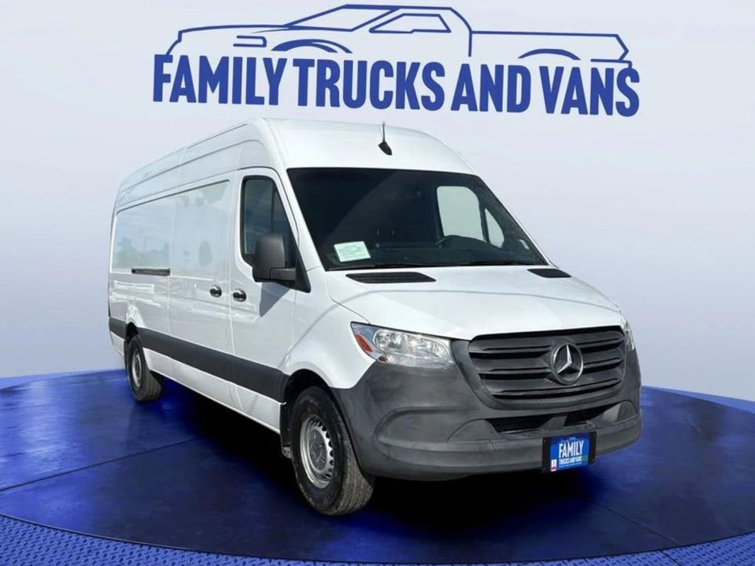 Used 2022 Mercedes-Benz Sprinter 2500 image 7