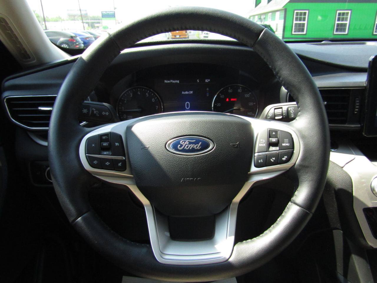 Used 2023 Ford Explorer XLT w/ Equipment Group 202A AWD/4WD image 15