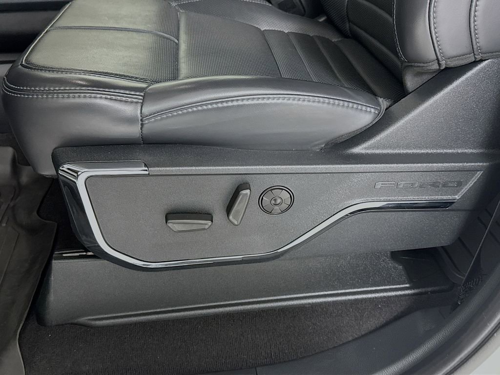Used 2025 Ford F350 Platinum image 22