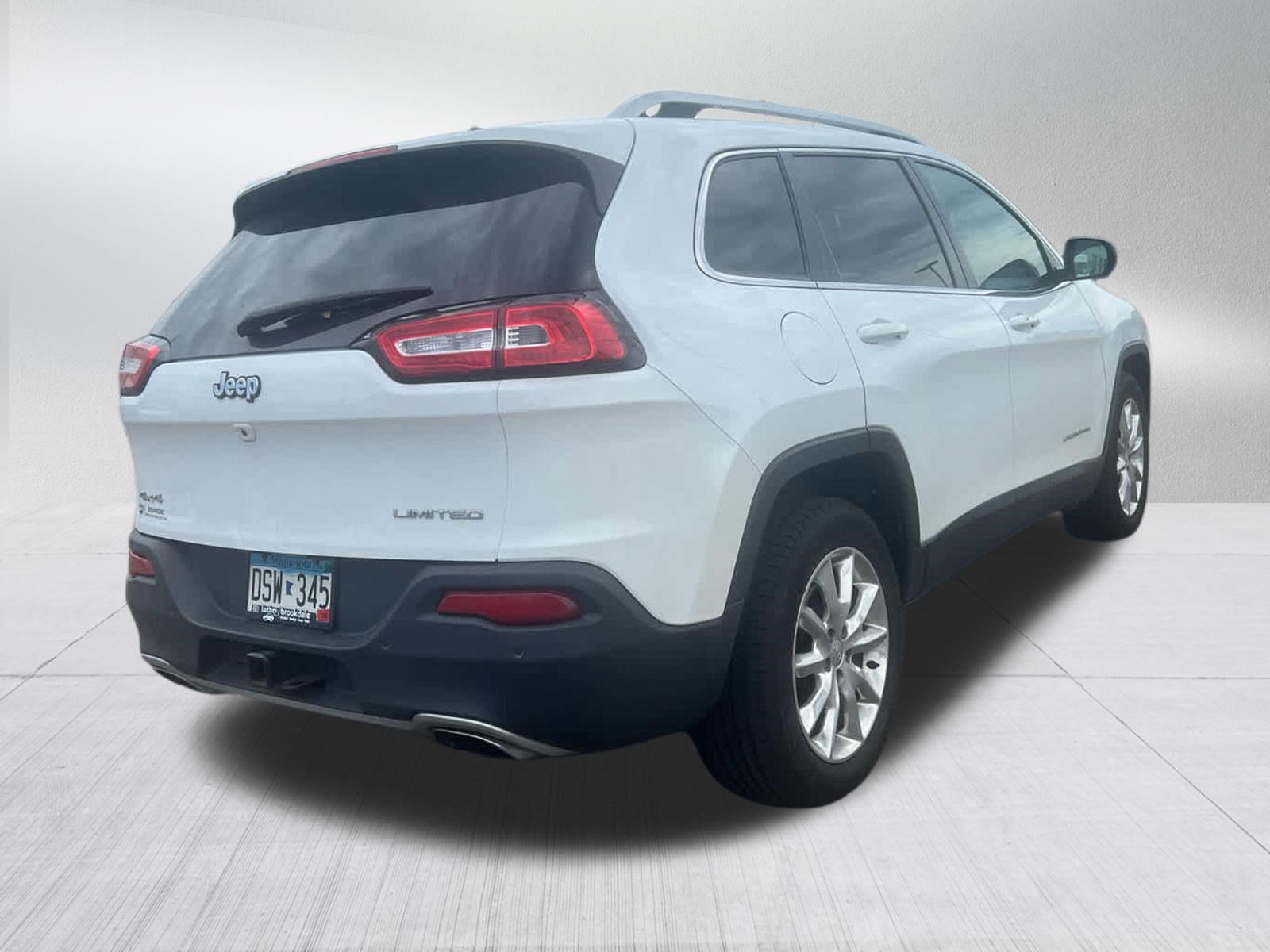 Used 2016 Jeep Cherokee Limited w/ Luxury Group AWD/4WD image 7