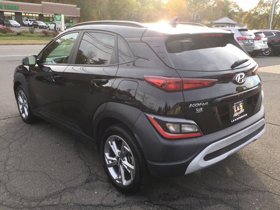 Used 2022 Hyundai Kona SEL w/ Convenience Package image 7