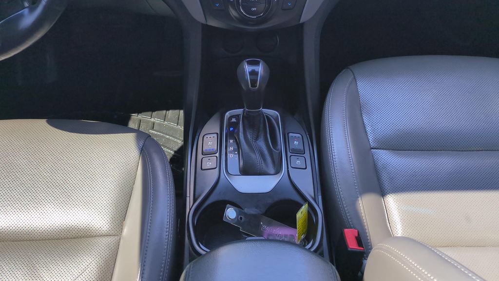 Used 2017 Hyundai Santa Fe AWD image 17