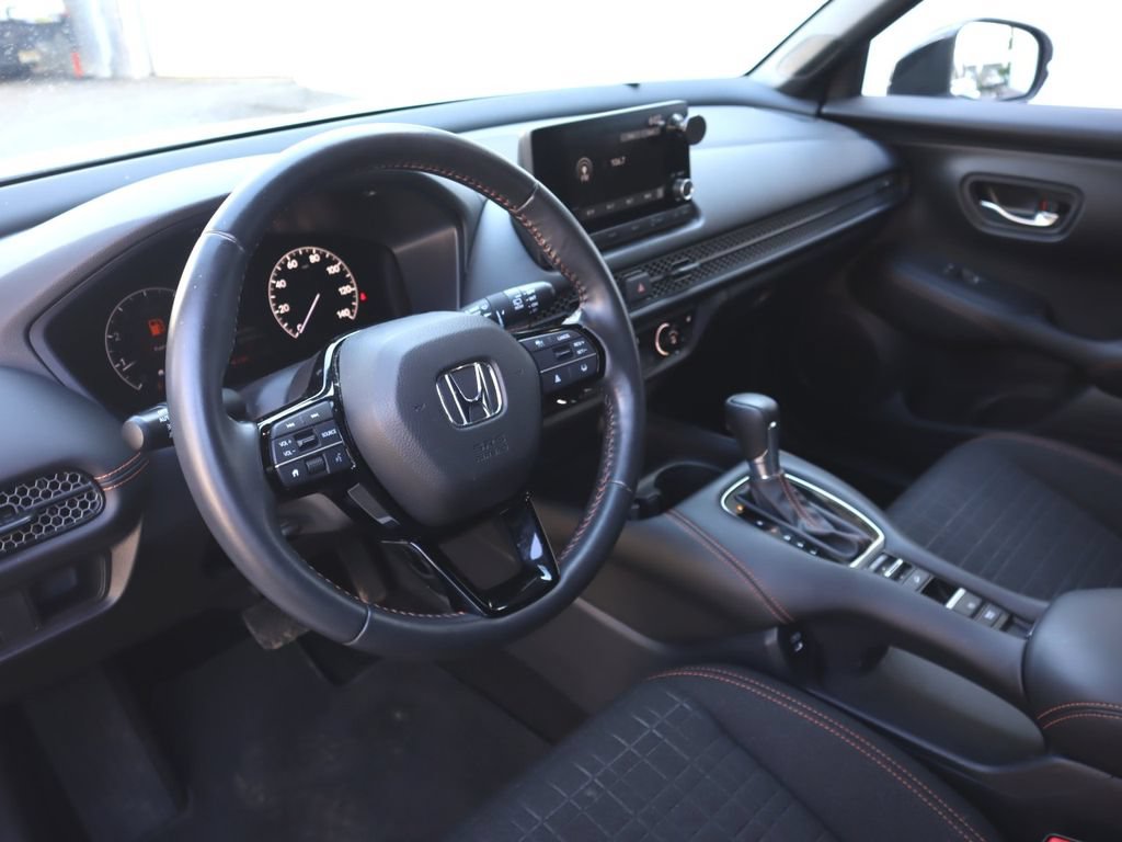 Used 2025 Honda HR-V Sport image 9