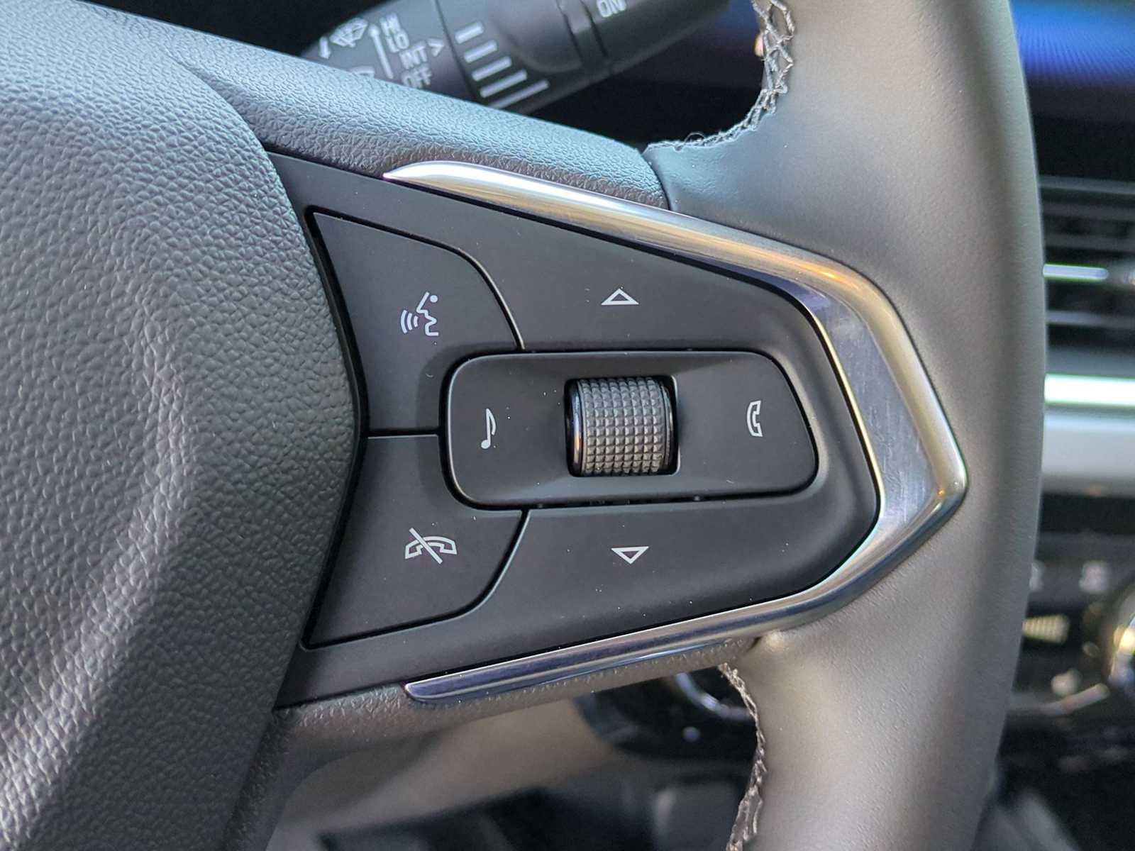 New 2026 Chevrolet Trax LT w/ Midnight Edition FWD image 16