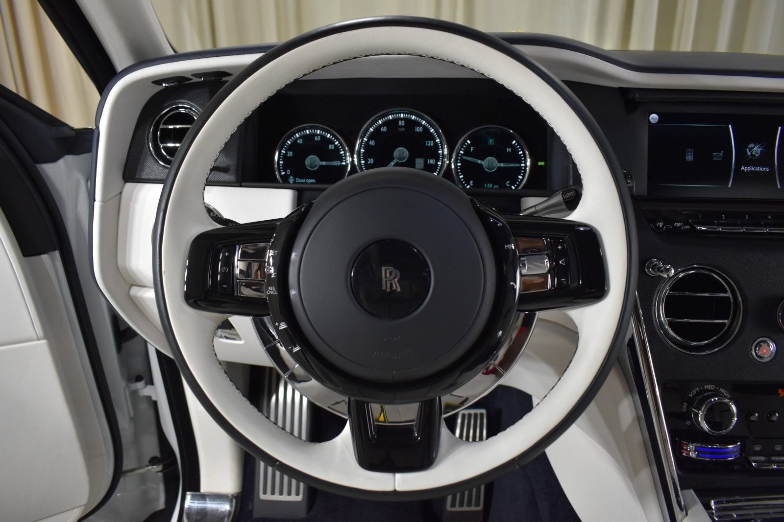 Certified 2024 Rolls-Royce Cullinan AWD/4WD image 19