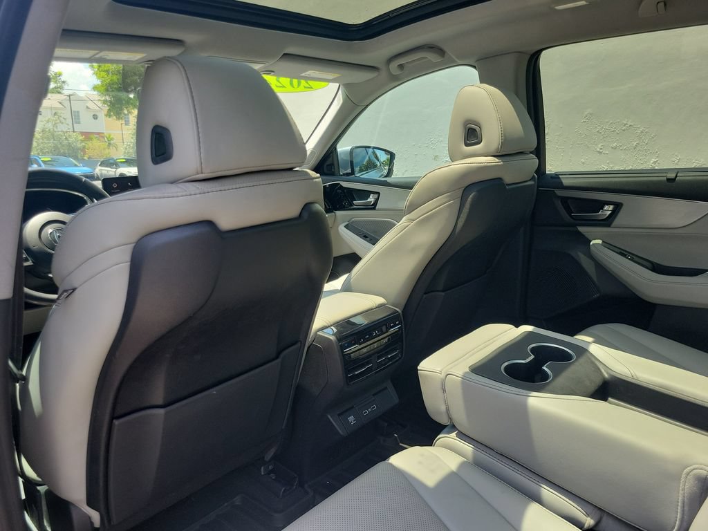 Used 2024 Acura MDX w/ Technology Package FWD image 10