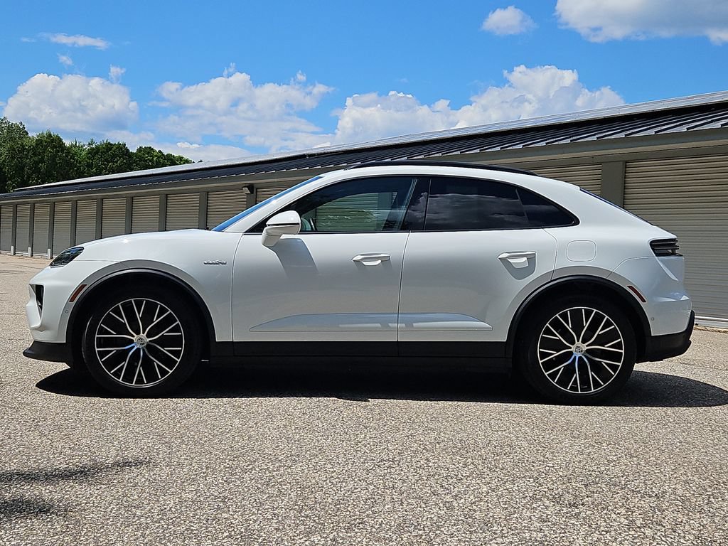 Certified 2025 Porsche Macan 4 Electric AWD/4WD image 2