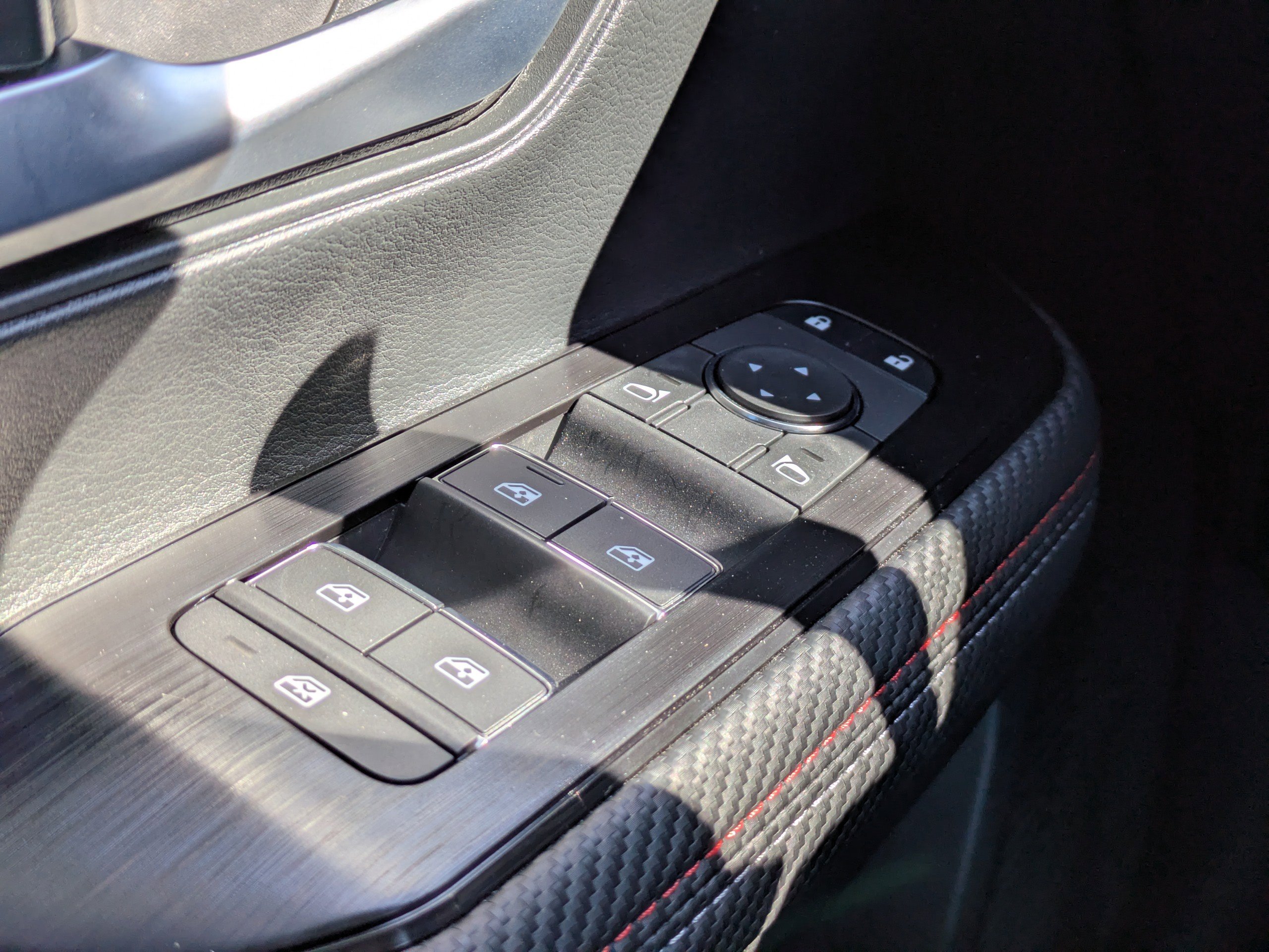 New 2026 Nissan Kicks SR FWD image 24