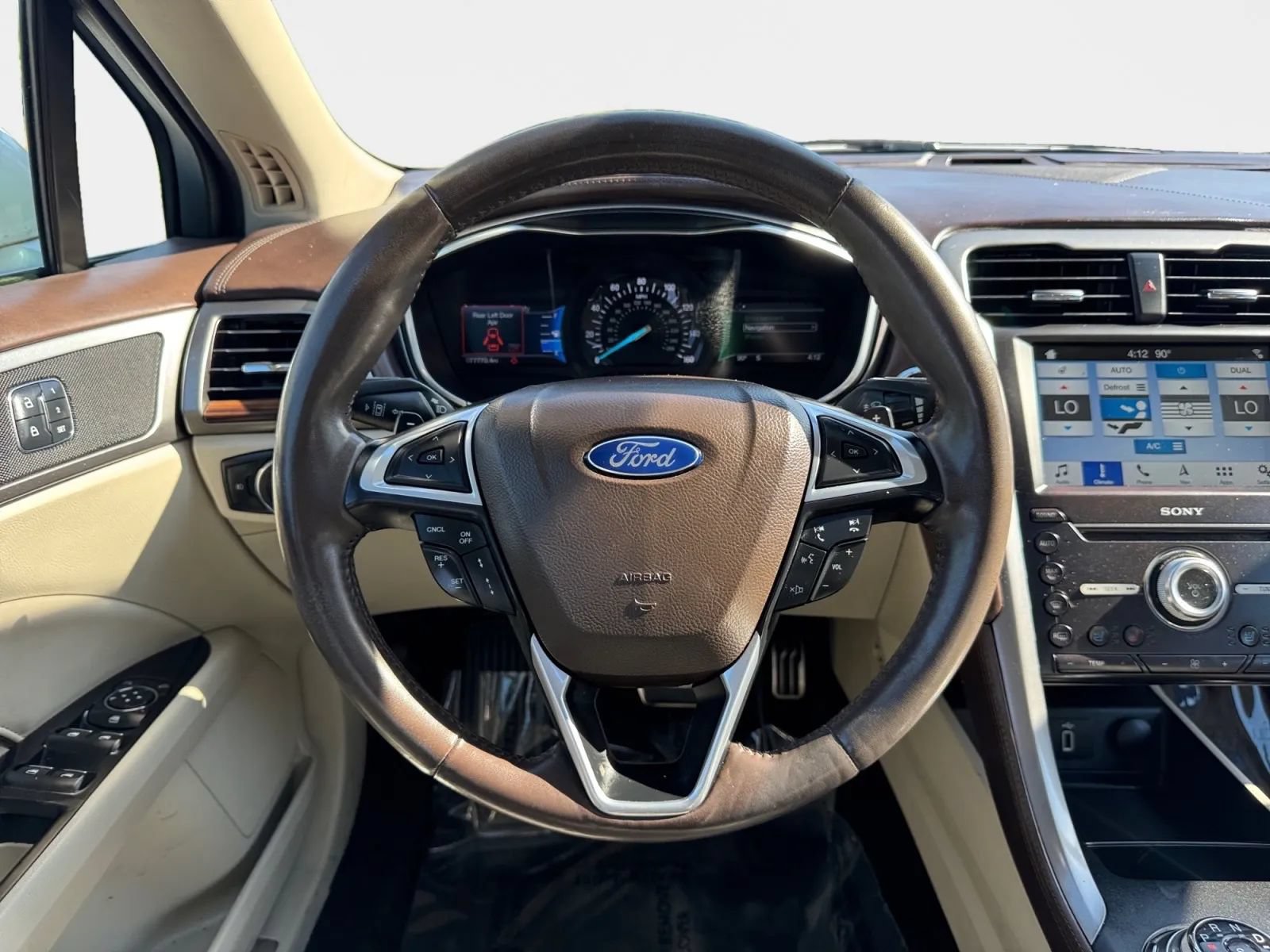 Used 2017 Ford Fusion Platinum FWD image 15