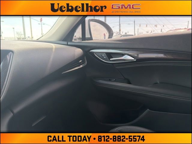 Used 2022 Buick Envision Preferred image 32