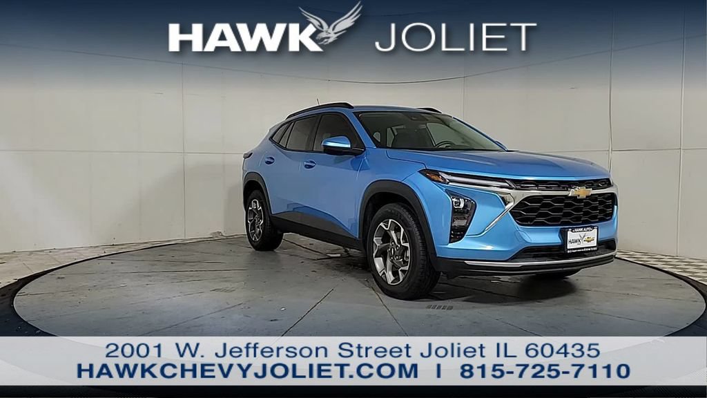 Used 2025 Chevrolet Trax LT w/ Driver Confidence Package FWD image 2