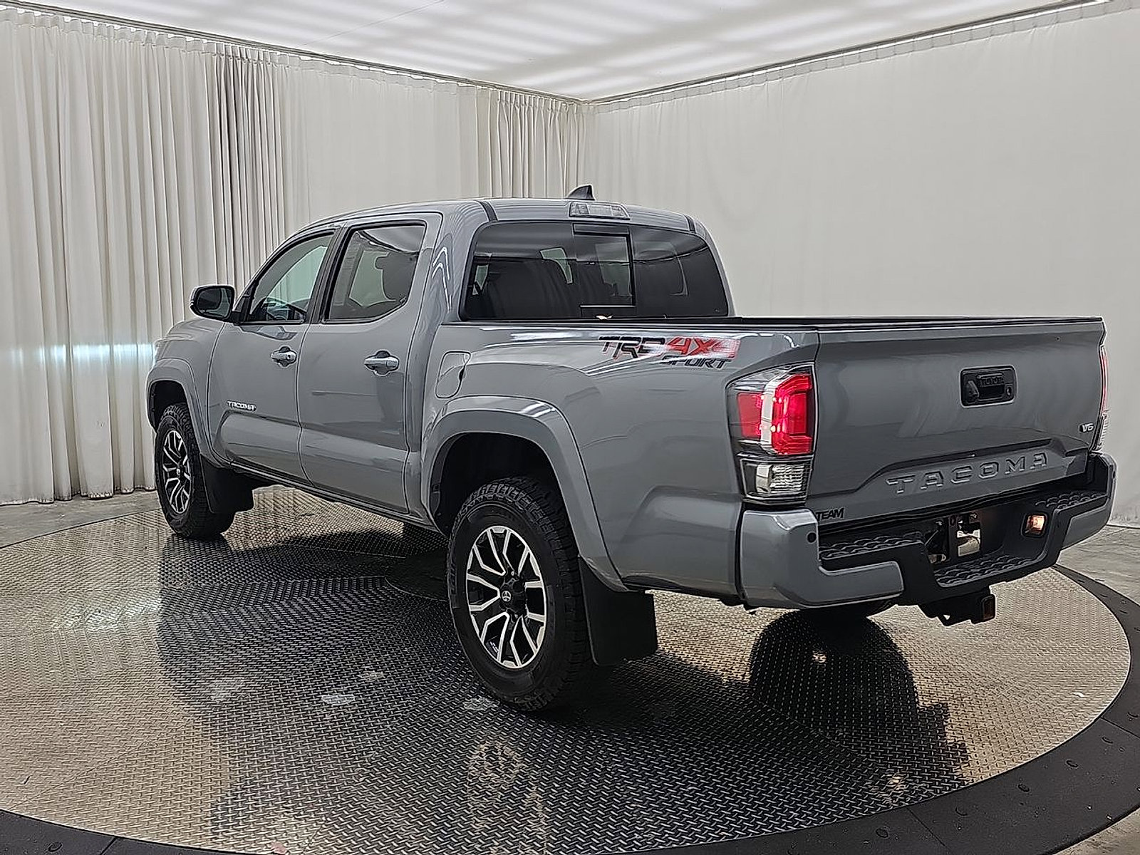 Used 2021 Toyota Tacoma TRD Sport w/ Technology Package AWD/4WD image 21