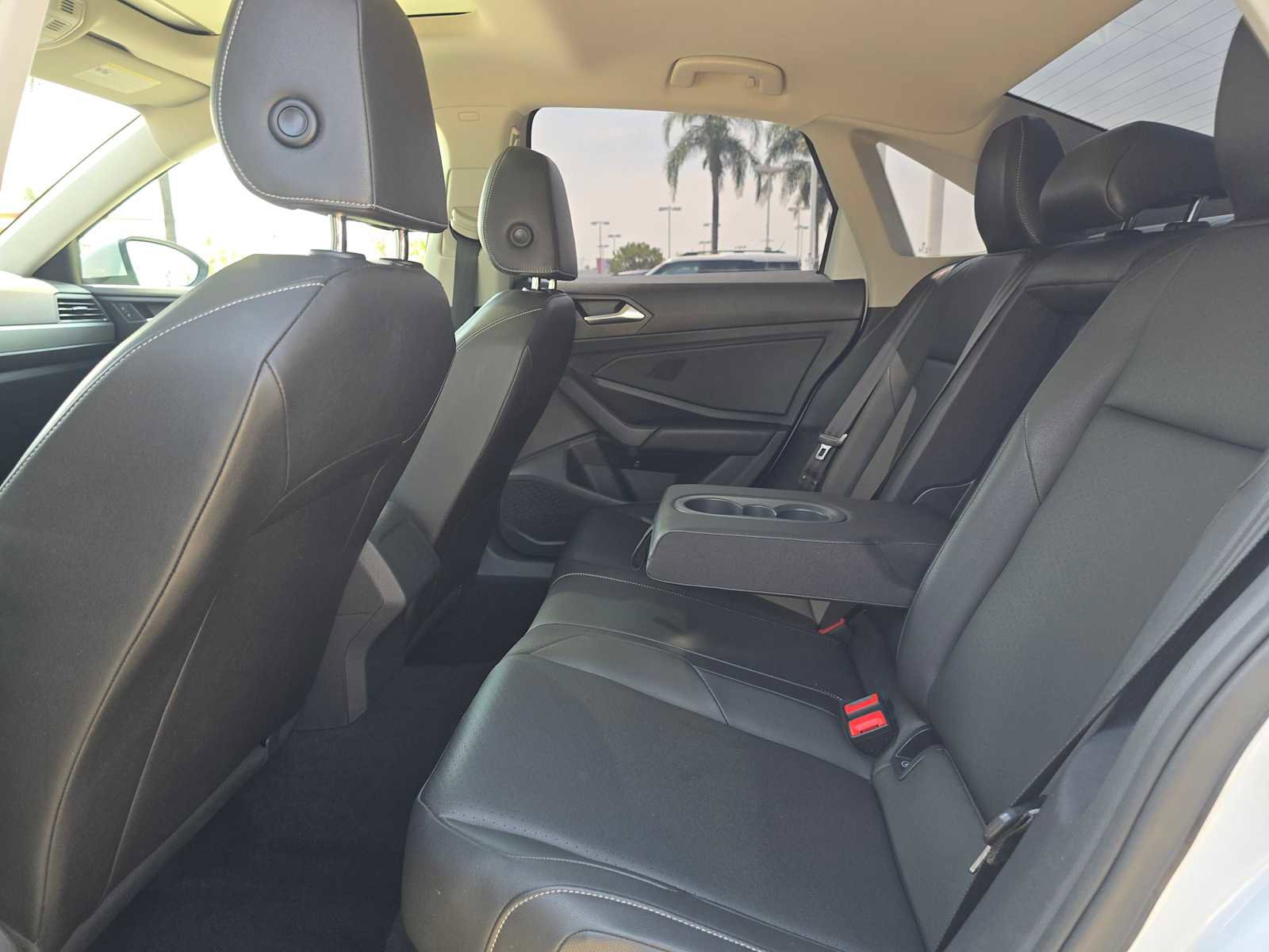 Used 2019 Volkswagen Jetta SE image 17