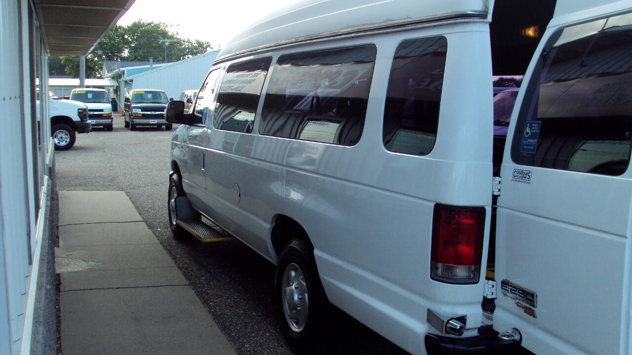 Used 2014 Ford E-250 and Econoline 250 Extended w/ Power Group image 5