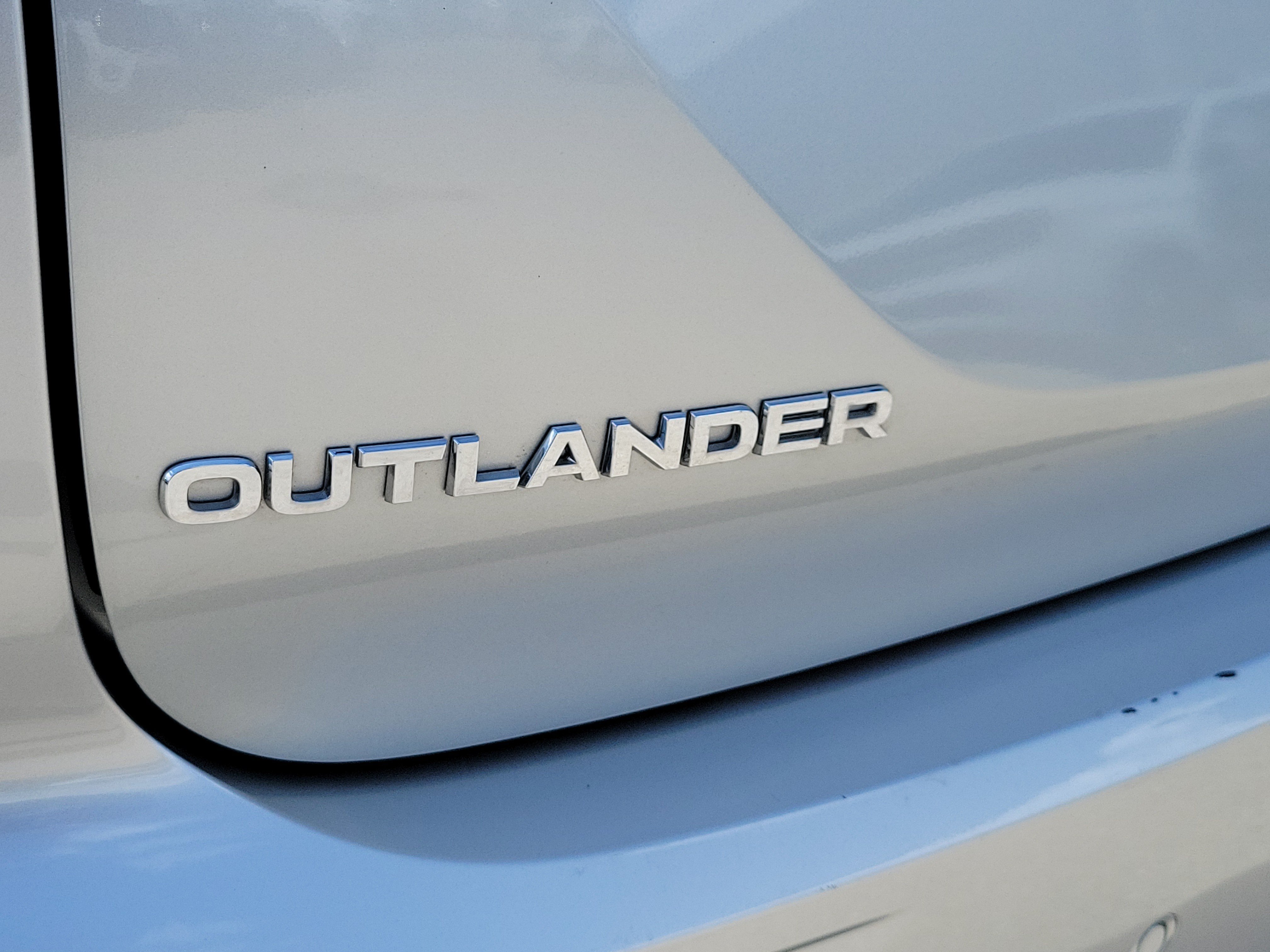 Used 2025 Mitsubishi Outlander SE FWD image 30