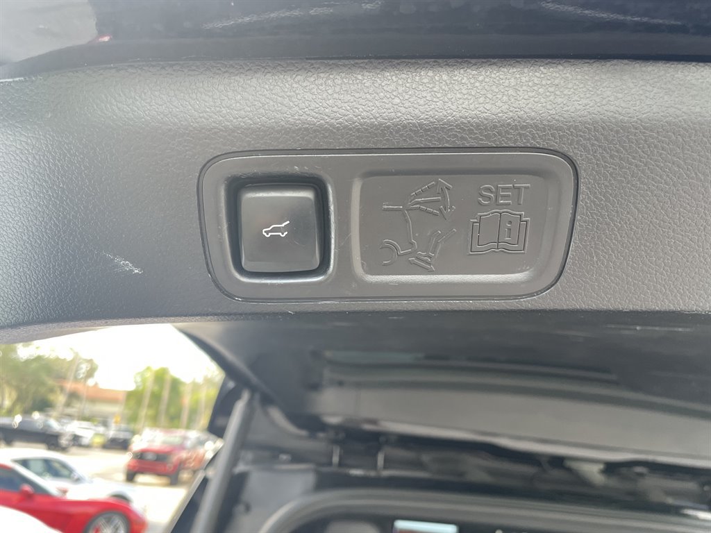 Used 2019 Lincoln Navigator L Select AWD/4WD image 34