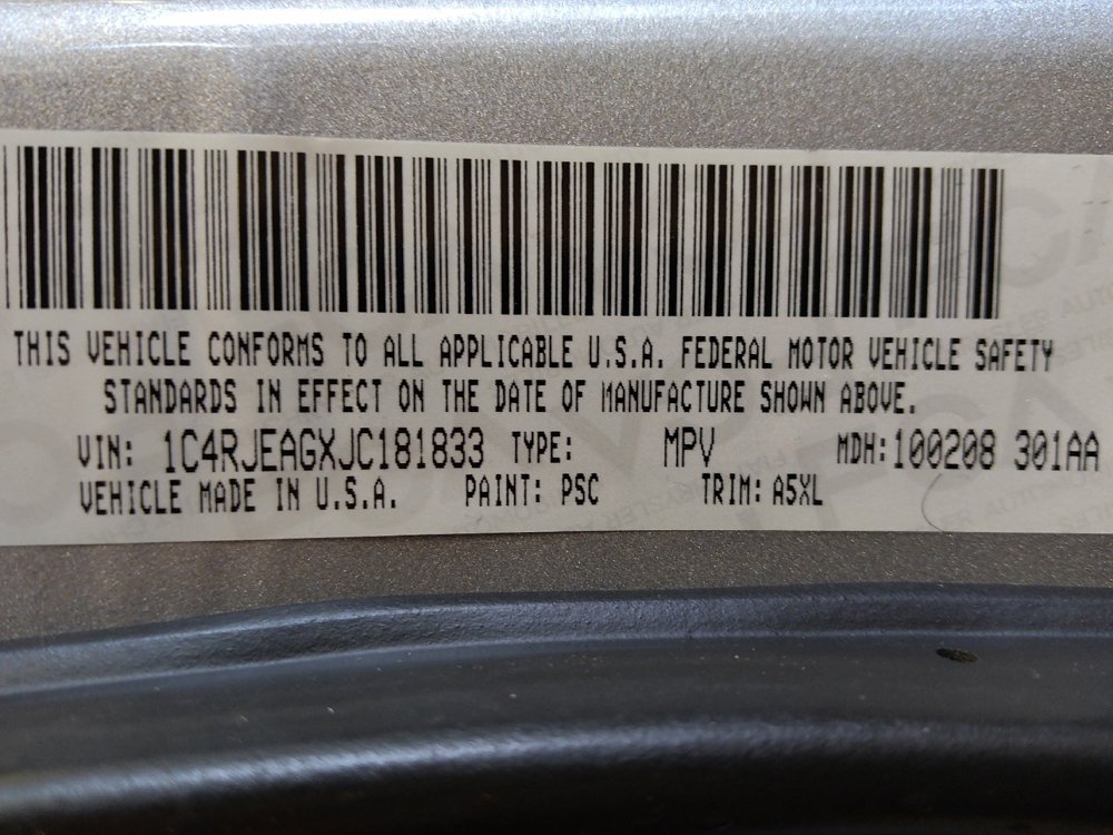 Used 2018 Jeep Grand Cherokee Laredo image 33