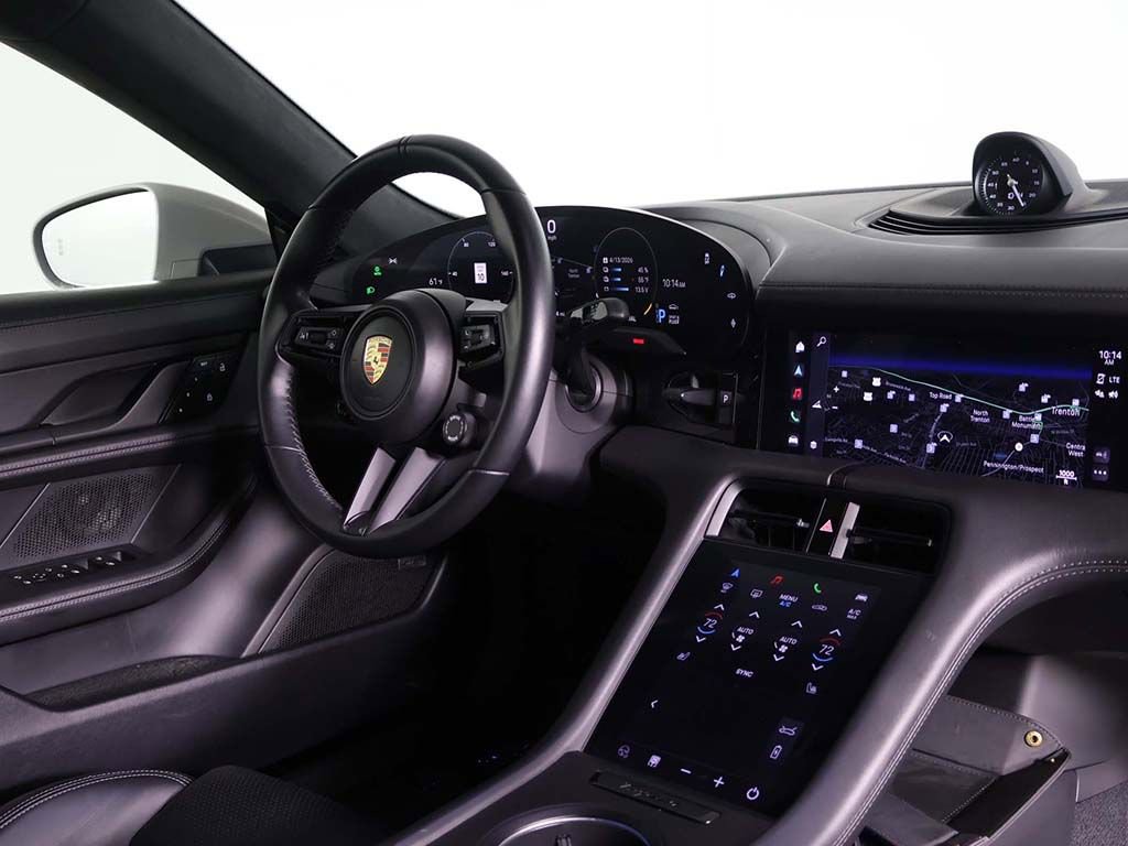 Used 2023 Porsche Taycan GTS image 28