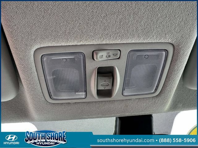 Certified 2025 Hyundai Venue SEL FWD image 37