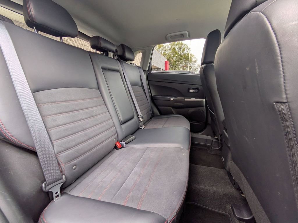 Used 2025 Mitsubishi Outlander Sport SE image 27