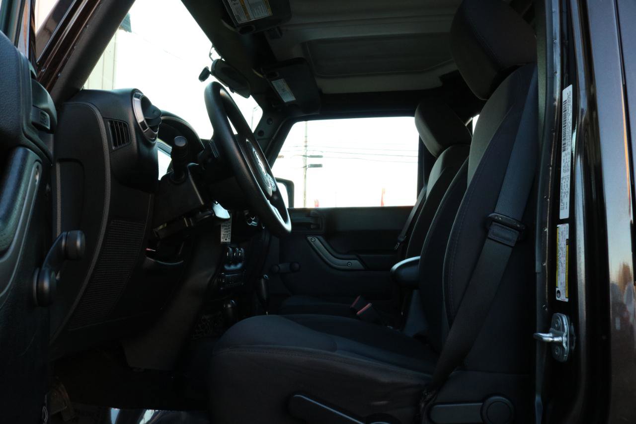 Used 2013 Jeep Wrangler Unlimited Sport image 17