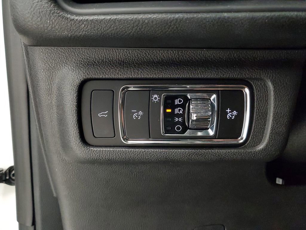 Used 2024 Lincoln Corsair AWD w/ Equipment Group 101A image 14
