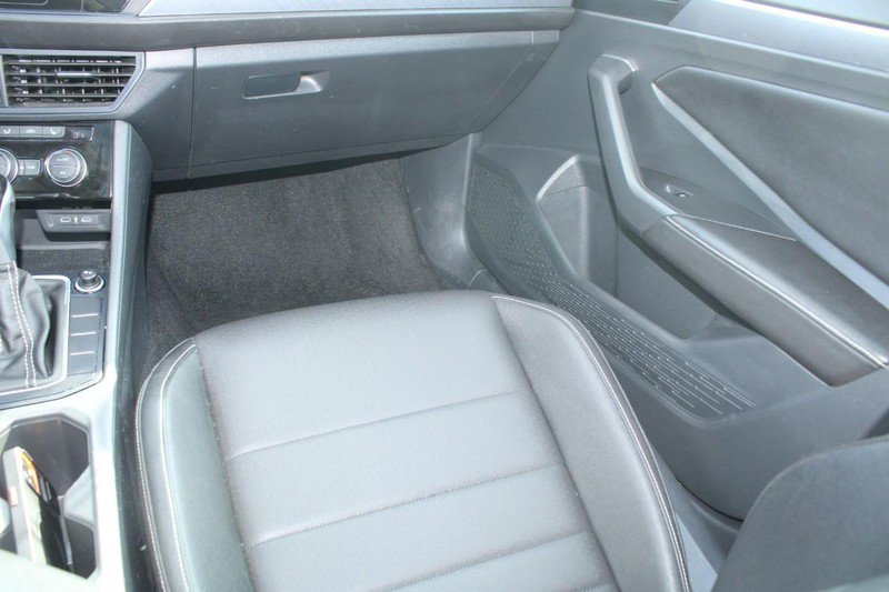 Used 2024 Volkswagen Jetta SE image 16