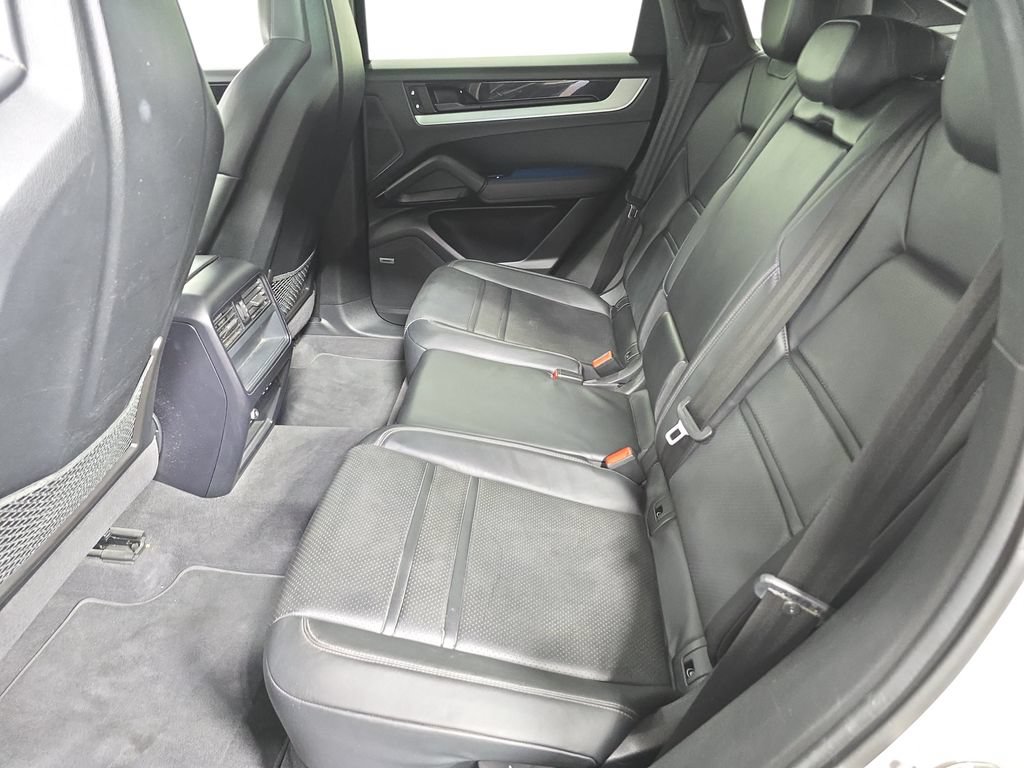 Certified 2024 Porsche Cayenne S AWD/4WD image 24