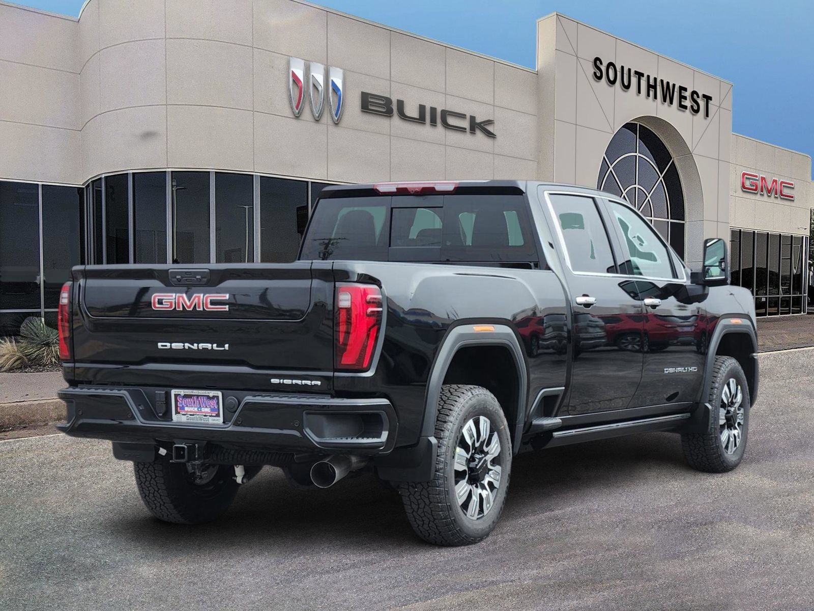 New 2026 GMC Sierra 2500 Denali w/ Denali Reserve Package AWD/4WD image 5