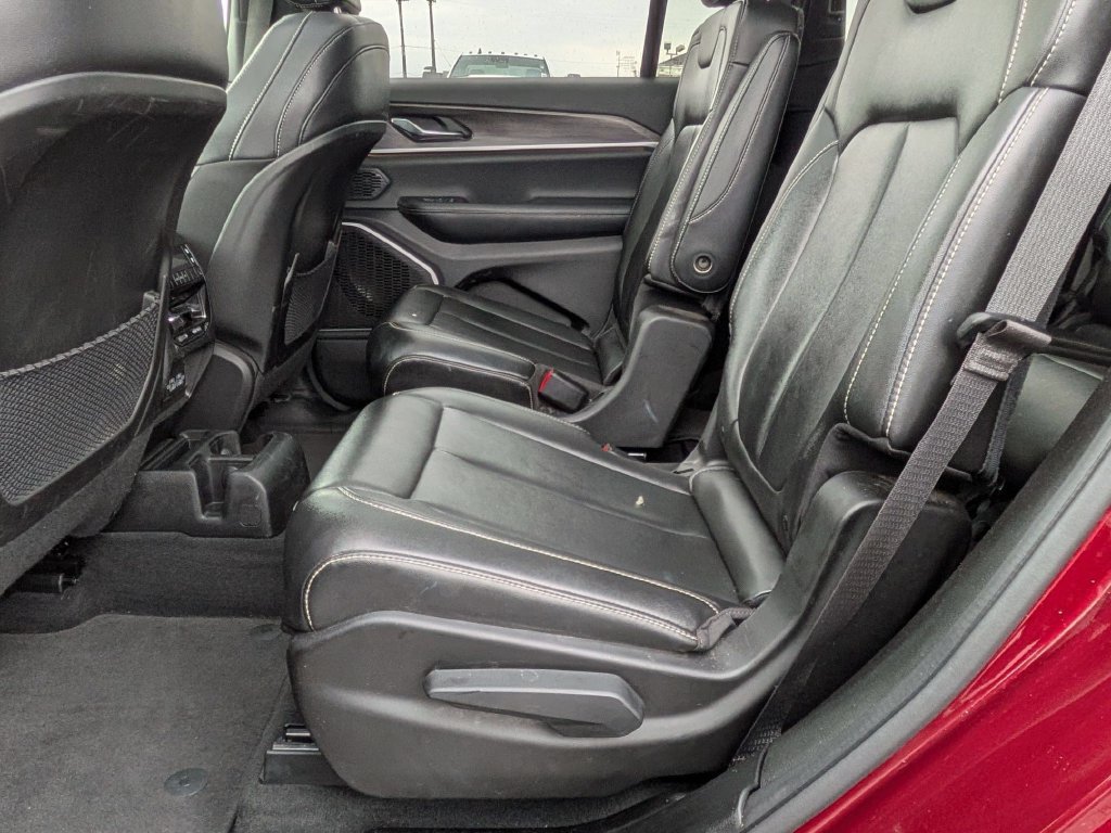 Used 2024 Jeep Grand Cherokee L Limited AWD/4WD image 23