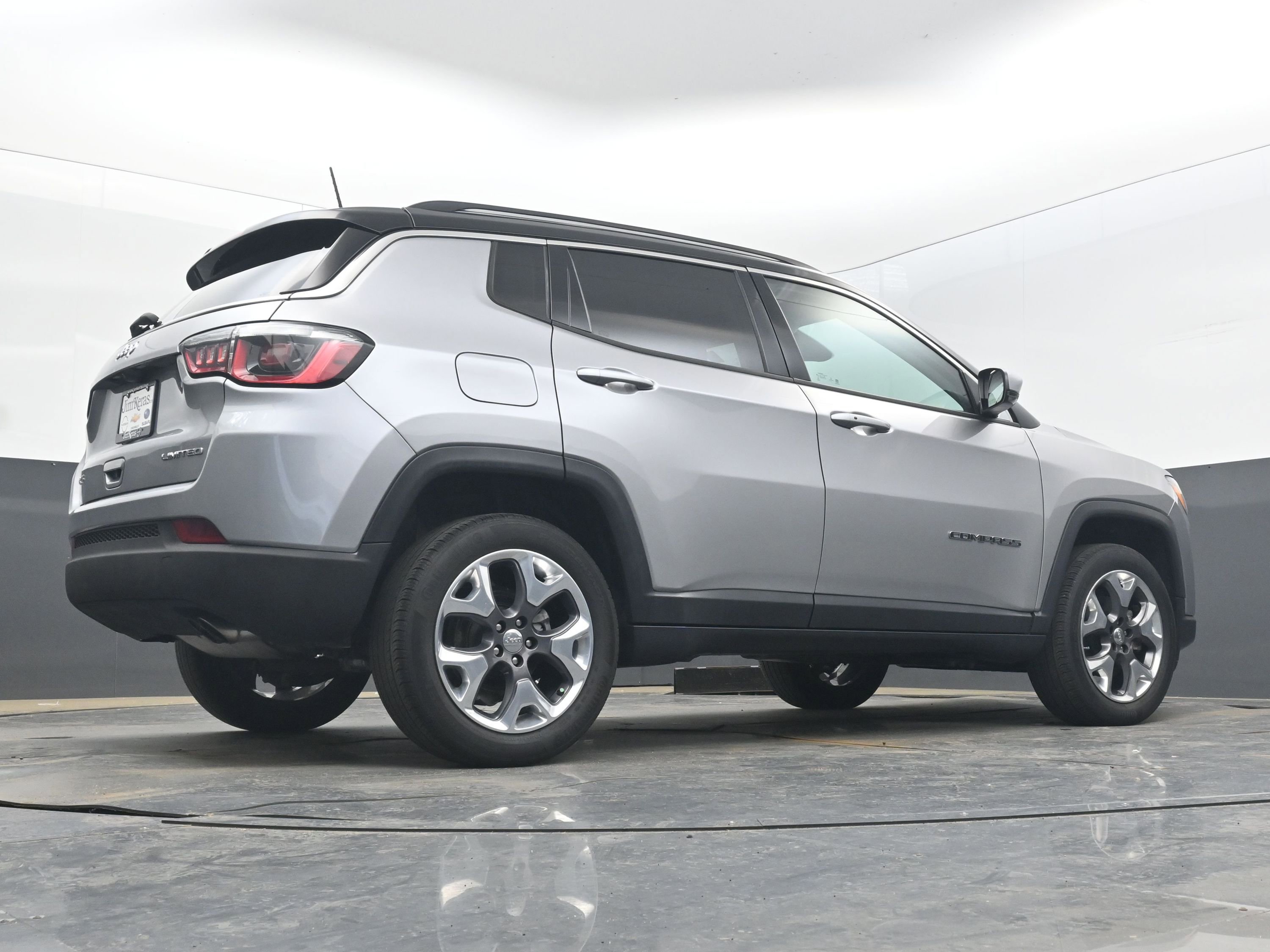 Used 2019 Jeep Compass Limited image 27