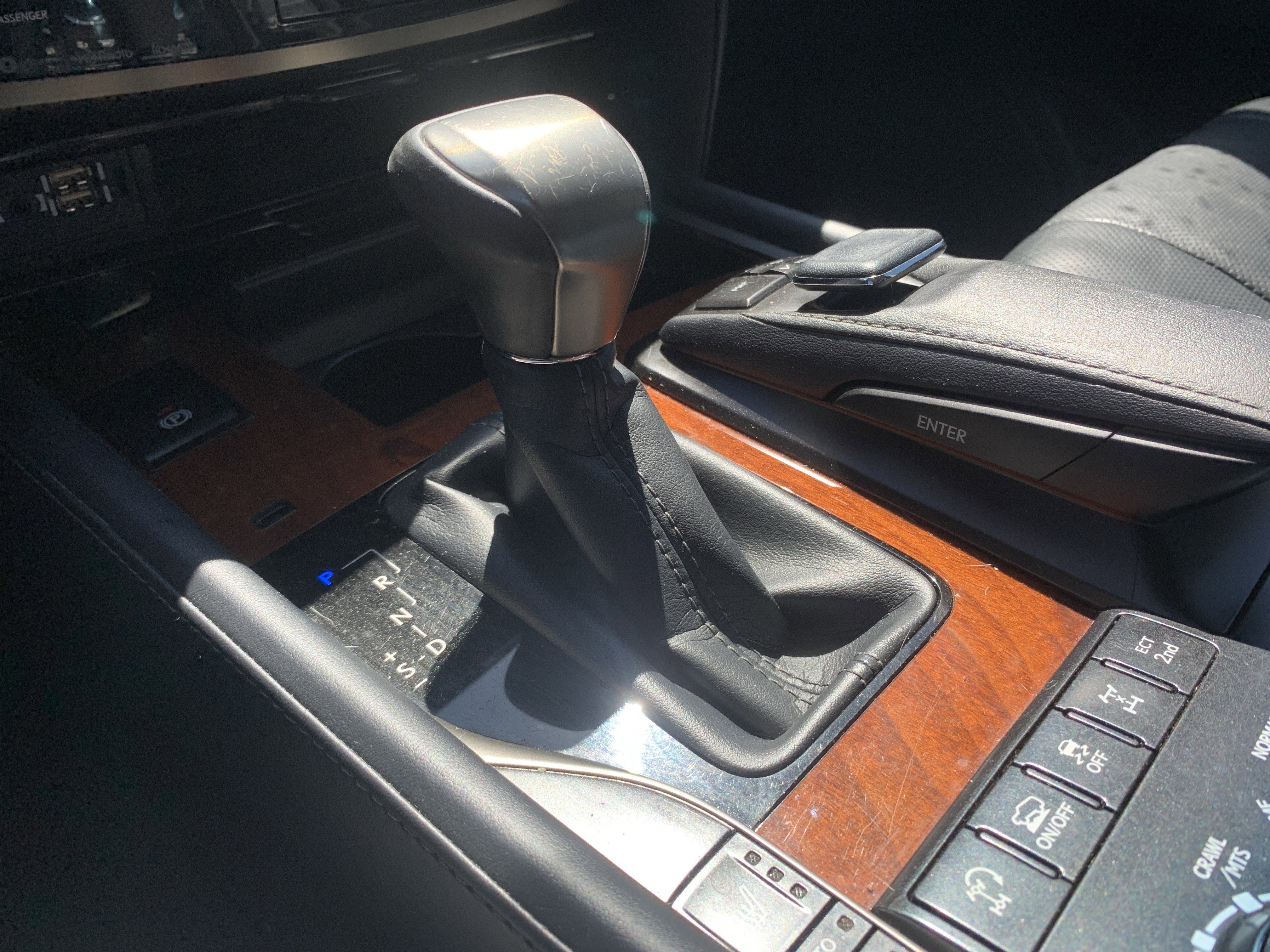 Used 2018 Lexus LX 570 4WD w/ Luxury Package image 26