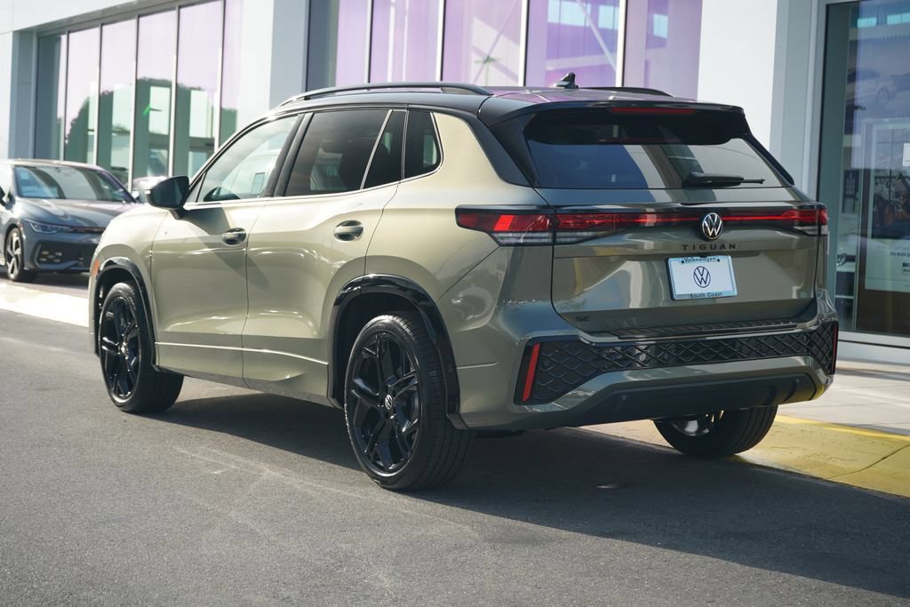 New 2026 Volkswagen Tiguan SE R-Line FWD image 3