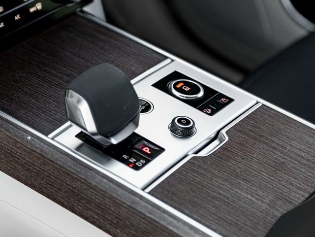 Used 2023 Land Rover Range Rover SE image 19