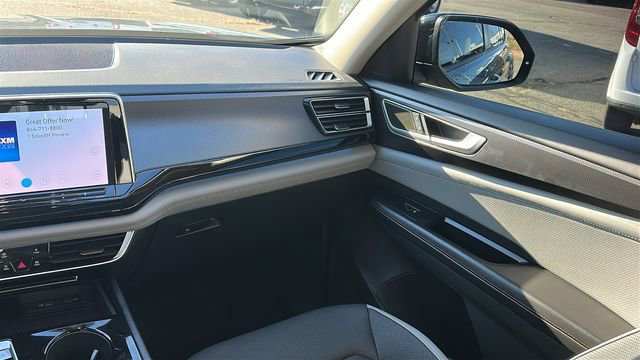 Used 2025 Volkswagen Atlas Peak Edition SE image 23