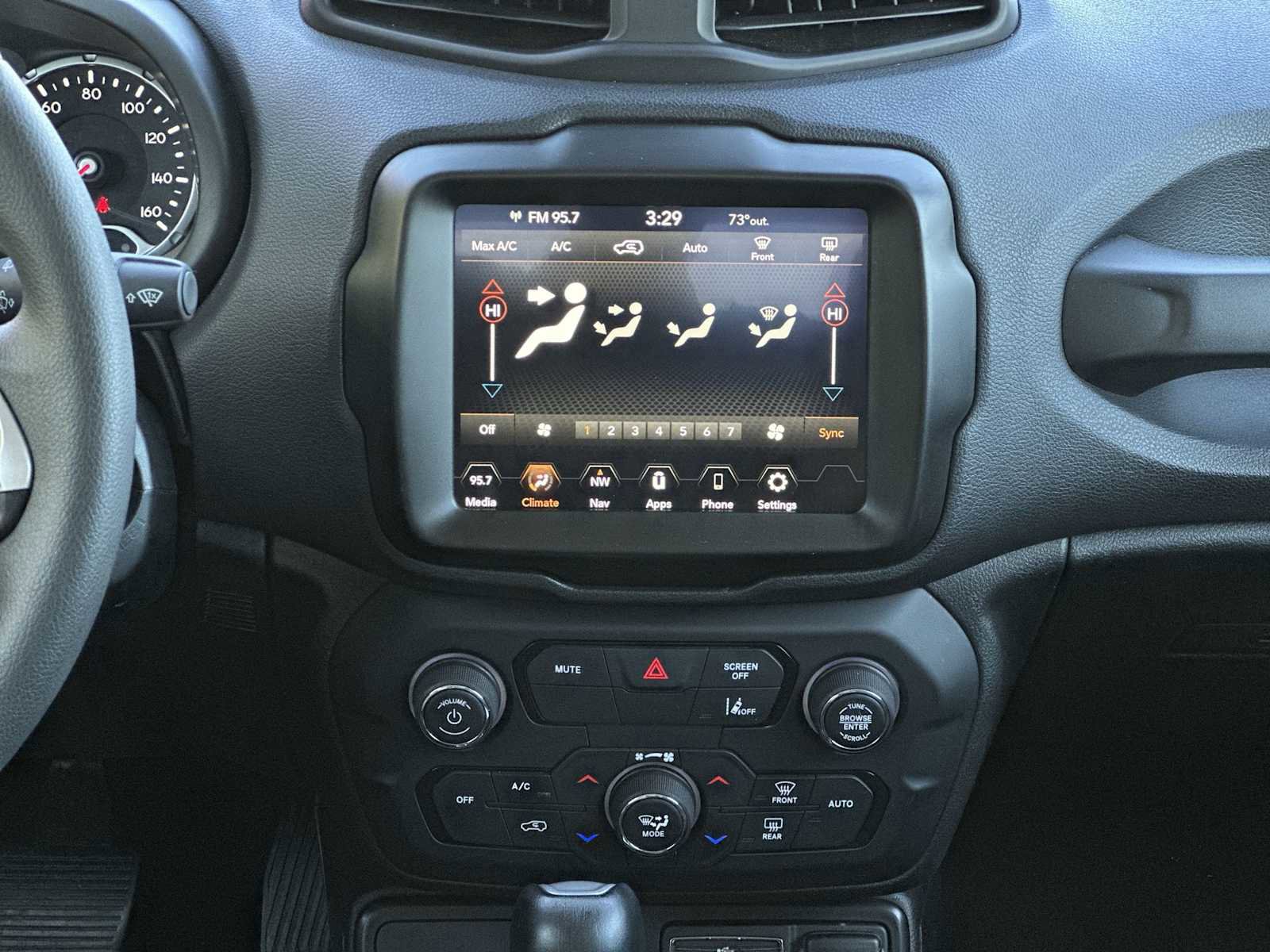 Used 2023 Jeep Renegade Latitude image 16