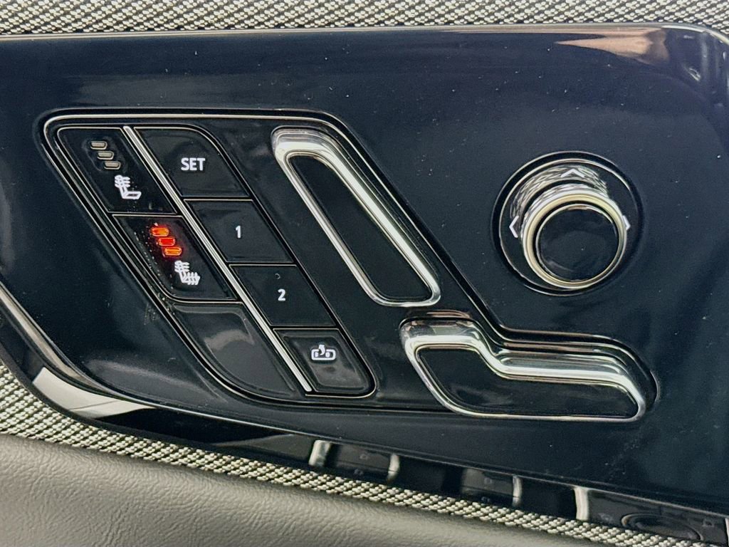 New 2026 Cadillac Optiq Luxury 1 image 21