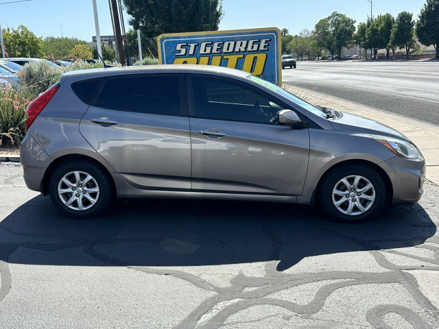 Used 2014 Hyundai Accent GS FWD image 2
