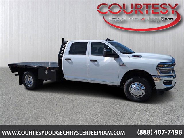 New 2025 RAM 3500 Tradesman w/ Chrome Appearance Group