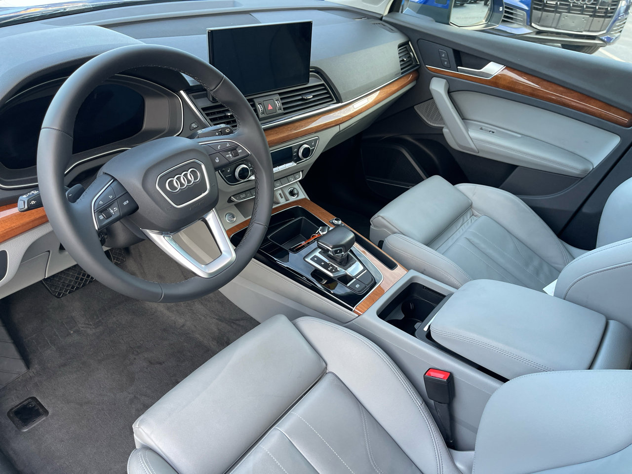 Used 2022 Audi Q5 e Premium Plus w/ Premium Plus Package image 18