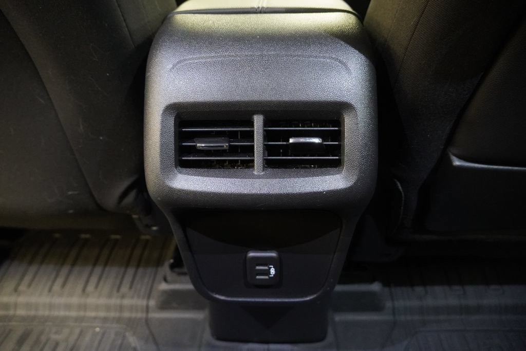 Used 2024 GMC Terrain SLE w/ Driver Convenience Package FWD image 30